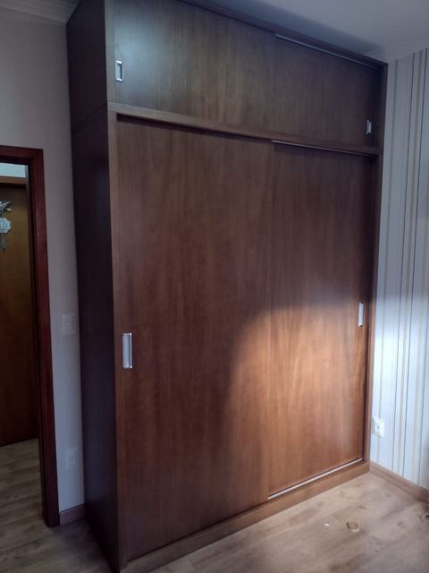 Roupeiro Ref. 240 com Maleiro